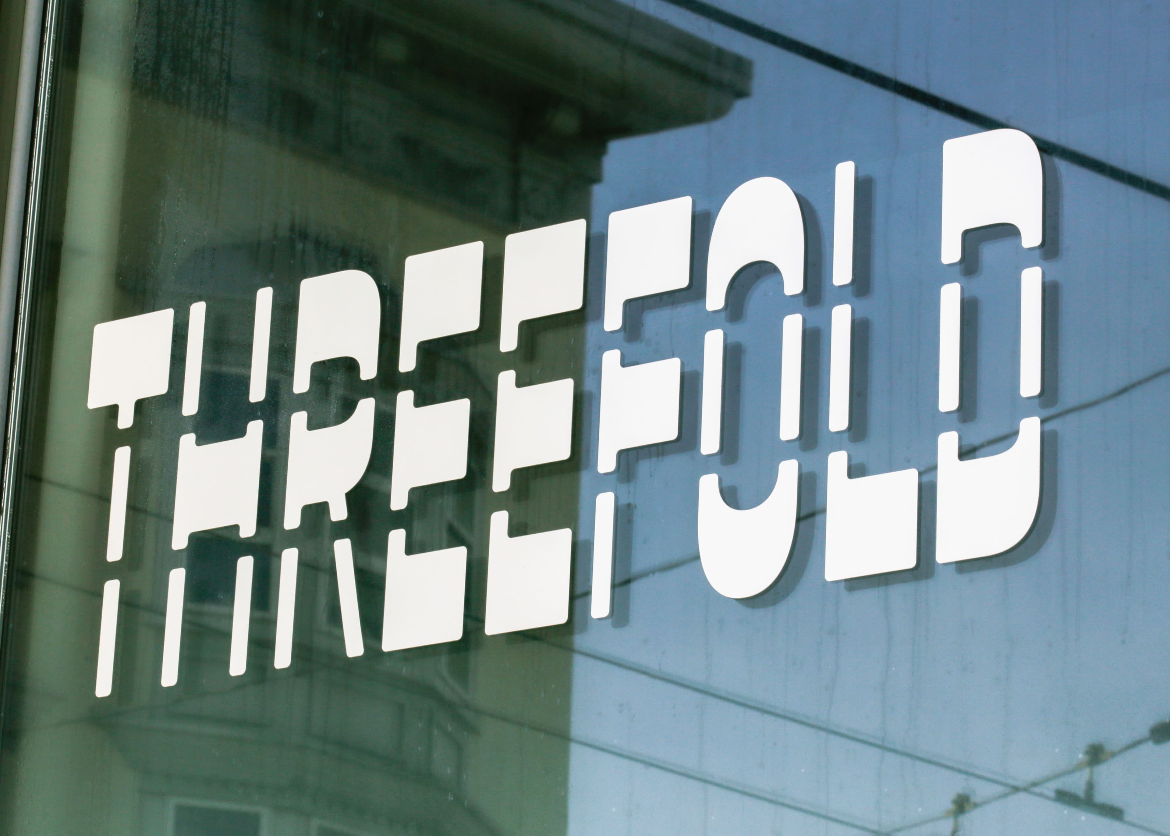 Threefold logo window vinyl application